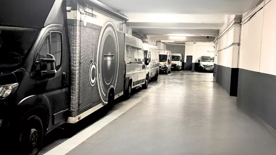 parkplatz für nutzfahrzeuge paris